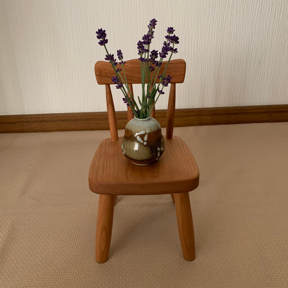 小さい椅子　インテリア　花台　木工作品　ウィンザーチェア 1枚目の画像