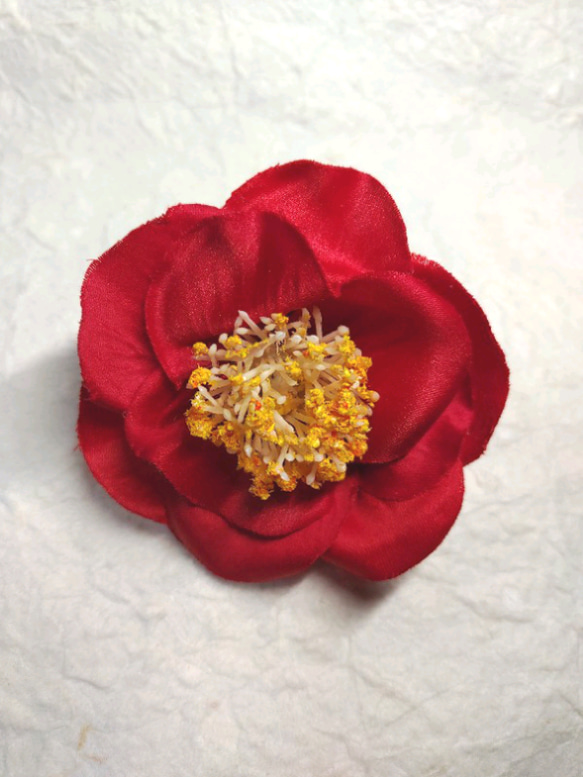 受注制作八重咲き赤椿ダブルクリップ 5枚目の画像