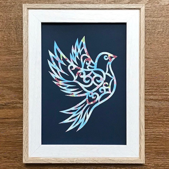 受注制作☆アイヌ紋様『小鳥の切り絵』水色系和紙＜2L版＞Happy