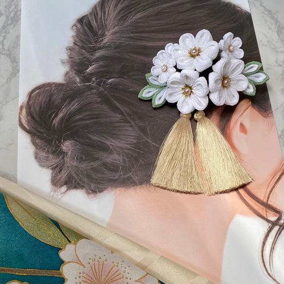 つまみ細工 ブーケの髪飾り「白鶴(しらつる)」取り外し可能タッセル付 成人式 卒業式 結婚式 ボブ ショート 16枚目の画像