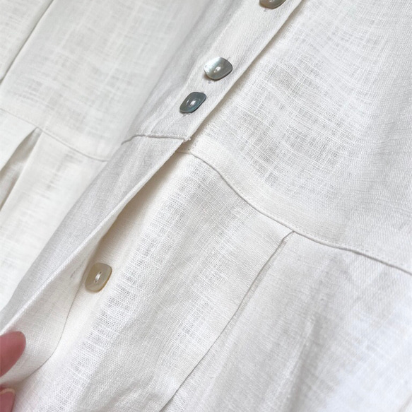 羽織りにもなるリネンの5分袖ワンピ♪ニコニコボタンのリネンワンピース（23s−036）ホワイト 7枚目の画像