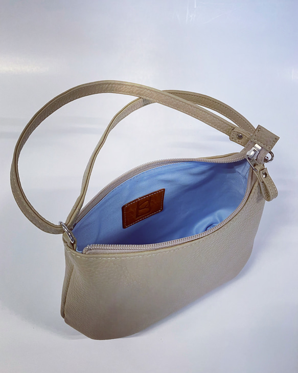 Hosi ~ コロンとした可愛らしい肩がけ2wayバッグ(姫路レザー) 3枚目の画像