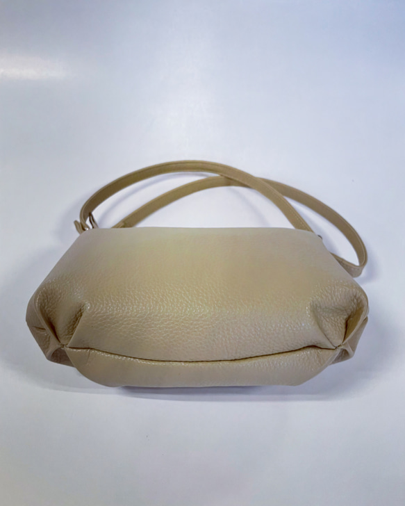 Hosi ~ コロンとした可愛らしい肩がけ2wayバッグ(姫路レザー) 2枚目の画像