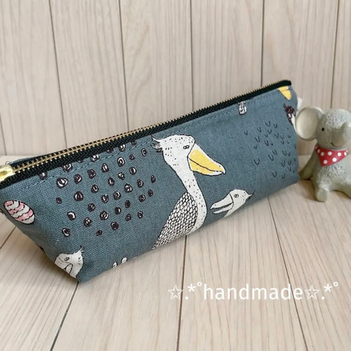 グレーのナイロンペンケース、バラ売りもしています ペンケース【ハシビロコウ／グレー】handmade ペンケース plus+ 通販