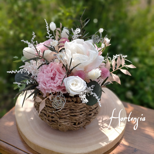 プリザーブドフラワーアレンジメント カゴ型 ドライフラワーのナチュラルバスケットアレンジ basket arrangement