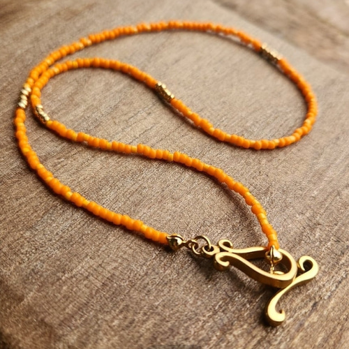 赤×アイボリー×淡水パール 大人のビーズネックレス ネックレス