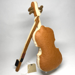 小さな音楽家のための【はじめてバイオリン】ブラウン　フェルト製の手縫いぬいぐるみバイオリン No.230516 2枚目の画像