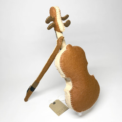 小さな音楽家のための【はじめてバイオリン】ブラウン　フェルト製の手縫いぬいぐるみバイオリン No.230519 2枚目の画像