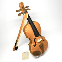 小さな音楽家のための【はじめてバイオリン】ブラウン（リアル）フェルト製の手縫いぬいぐるみバイオリン No.230520 1枚目の画像