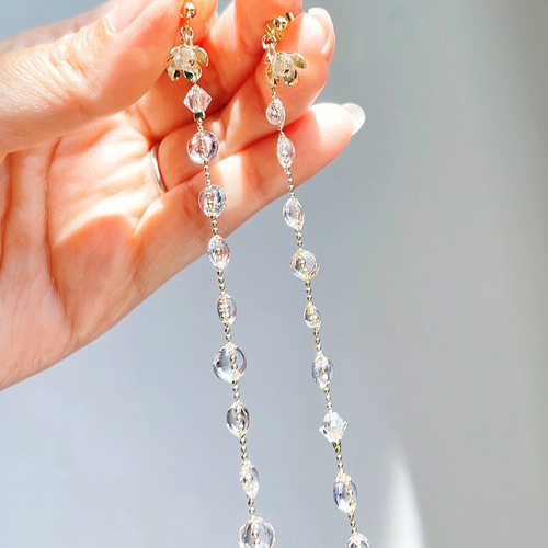 雨粒みたいなロングチェーンピアス ピアス（フック・チェーン