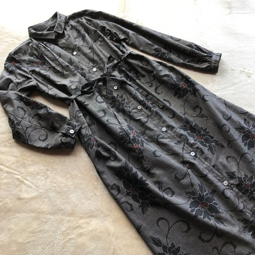 大島紬のギャザーワンピース コートワンピース 小さな衿 着物リメイク