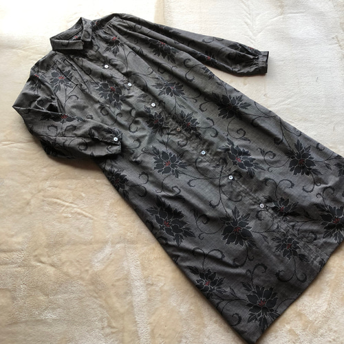 大島紬のギャザーワンピース コートワンピース 小さな衿 着物リメイク