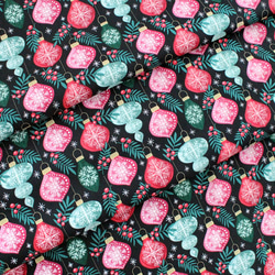 カットクロス Cloud9 Fabrics Winter Wonderland Berries & Baubles 5枚目の画像