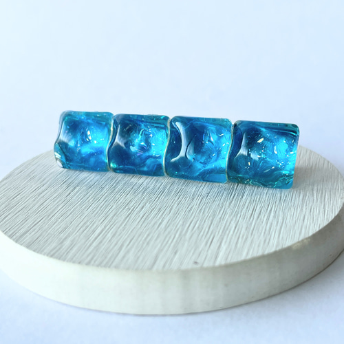 ヘアクリップ レジン 6.5cmオーバル 美しいマトリカリア 水色 ミックスフラワーのヘアクリップ レジン ヘアクリップ アクセ