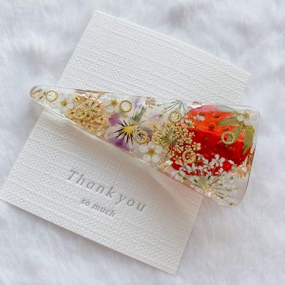ハンドメイド レジン ヘアクリップ【イチゴ】 （いちご - ヘア 