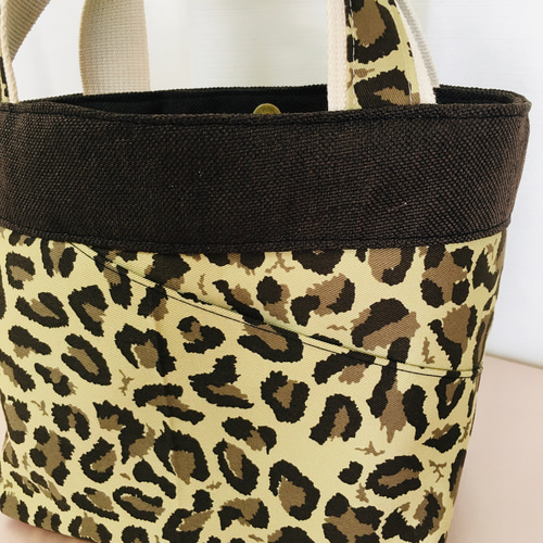 ヒョウ柄レオパード斜めポケットミニトートバッグ（茶/緑/赤