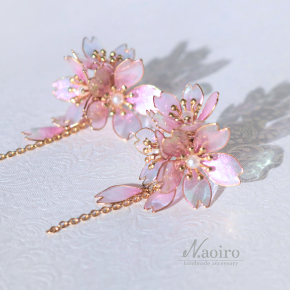 咲き誇る桜(ピアス) ディップアート 揺れる 上品 レジン 大ぶり【春色新作2024】桜ハンドメイド2024 5枚目の画像