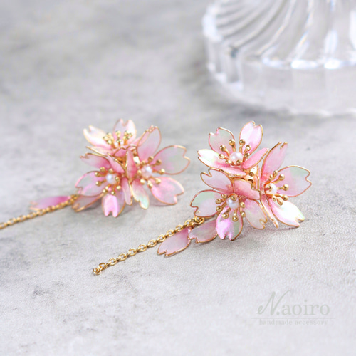 咲き誇る桜(ピアス) ディップアート 揺れる 上品 レジン 大ぶり【春色