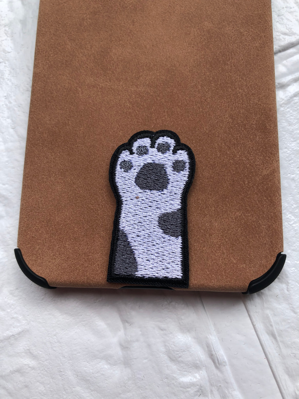 iphoneケース 猫の手刺繍ワッペン着き4種類スエード素材　TPU(ゴム)素材　スエード素材iphone10機種対応 10枚目の画像