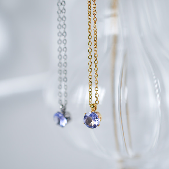 【天然石タンザナイトのシンプルな一粒ネックレス】青紫/5mm/サージカルステンレス/つけっぱなしok 11枚目の画像