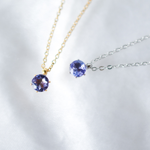 【天然石タンザナイトのシンプルな一粒ネックレス】青紫/5mm/サージカルステンレス/つけっぱなしok 1枚目の画像