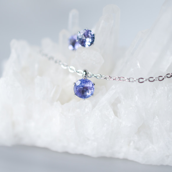 【天然石タンザナイトのシンプルな一粒ネックレス】青紫/5mm/サージカルステンレス/つけっぱなしok 8枚目の画像