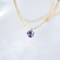 【天然石タンザナイトのシンプルな一粒ネックレス】青紫/5mm/サージカルステンレス/つけっぱなしok 6枚目の画像