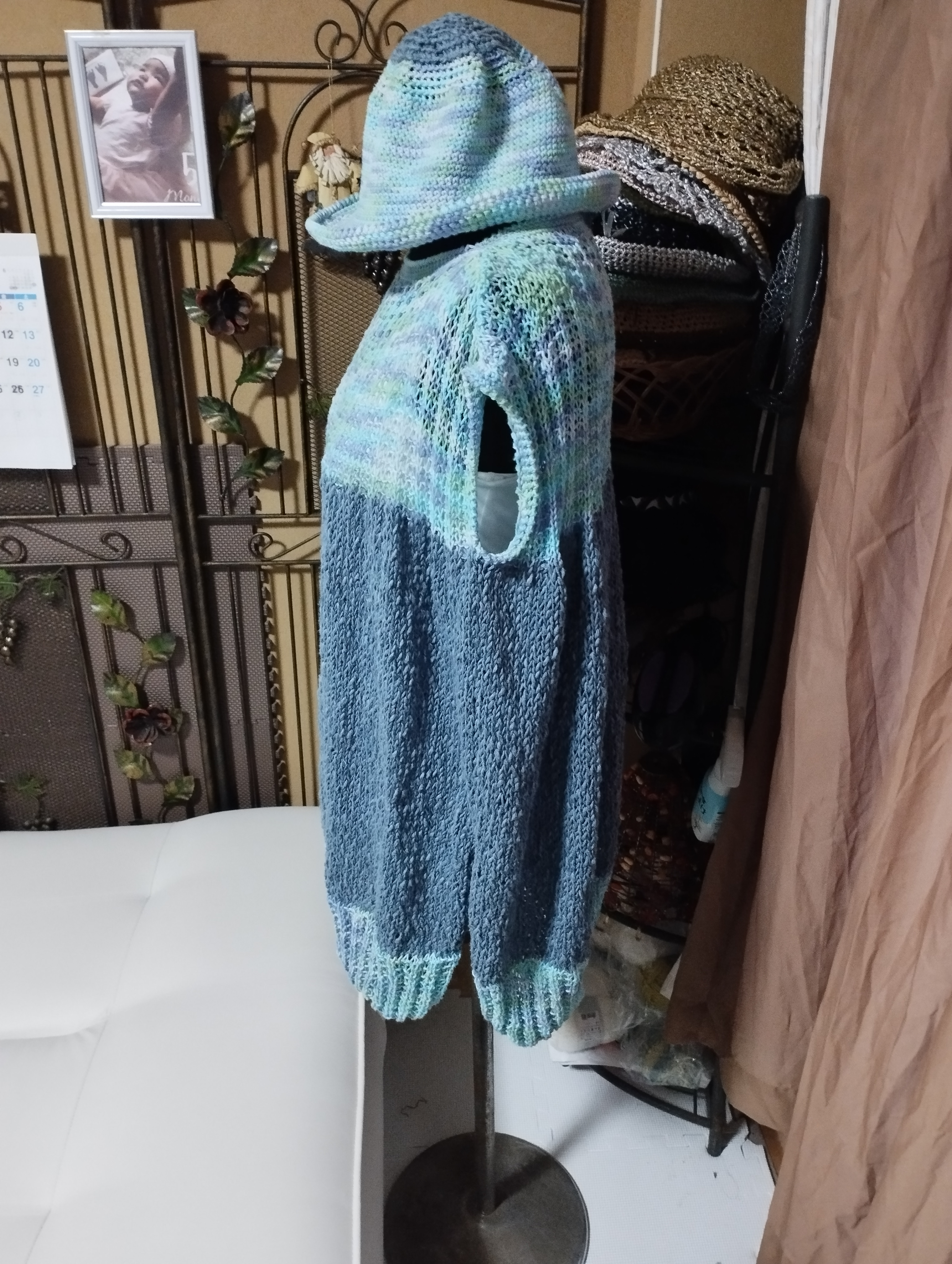 帽子付きバイカラーロングベスト