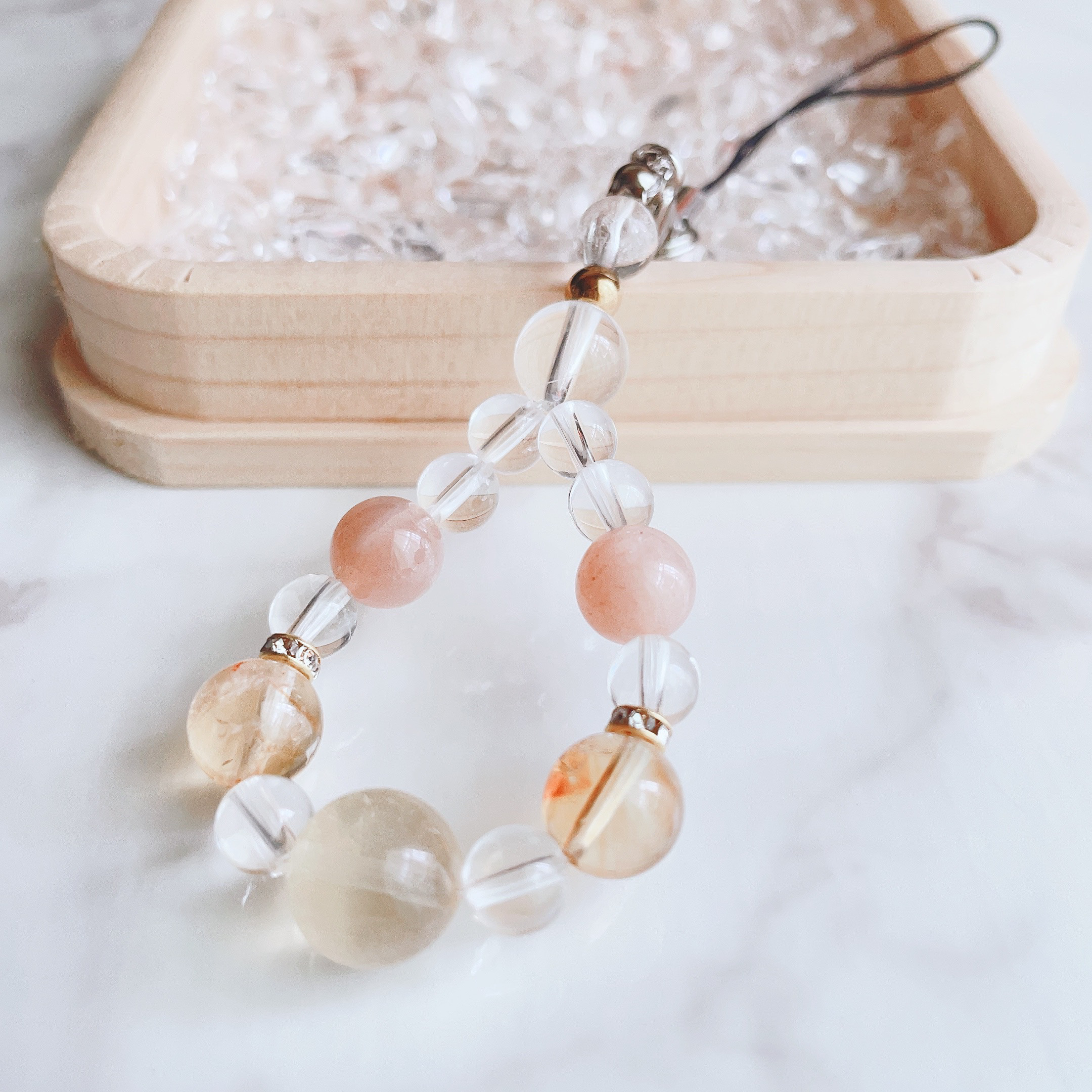 ✦活動的な日々を過ごせるよう導く イエローフローライト パワー・ストーン 天然石ストラップ No592S