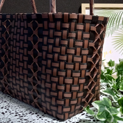 かごバッグ2025】PPバンドプラかごバッグM 黒×茶 かごバッグ michael
