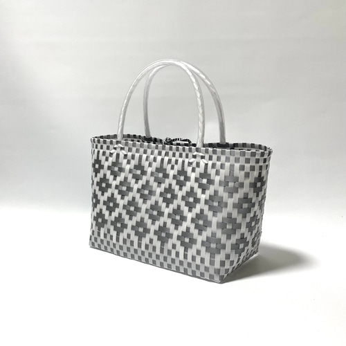 受注製作〜プラかごバッグ☆ホワイトxシルバー フラワー ミニサイズ