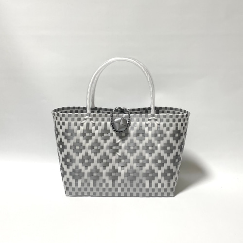 ⭐︎最終お値下げ⭐︎ppprintカゴバック 受注製作〜プラかごバッグ☆ホワイトxシルバー フラワー ミニサイズ