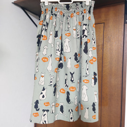 No.4 アニマル柄　後ろ姿犬柄ロングギャザースカート　ライトカーキ✕オレンジ　ウエストゴム仕様　サイズ:フリー 3枚目の画像