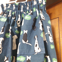 No.8 アニマル柄　後ろ姿犬柄ロングギャザースカート　ネイビー✕グリーン　ウエストゴム仕様　サイズ:フリー 3枚目の画像
