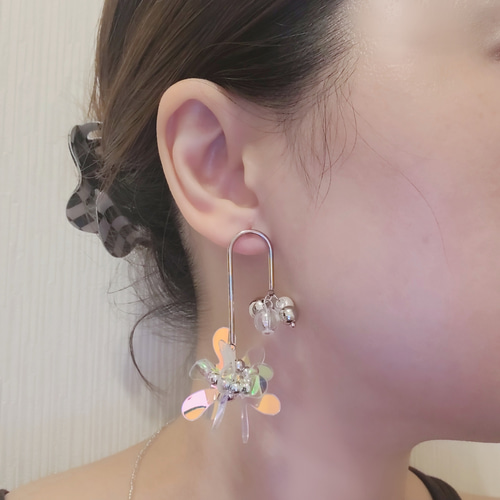 ピアス【PVC 立体フラワー 逆 Uの字 ピアス】オーロラ 塩化ビニール