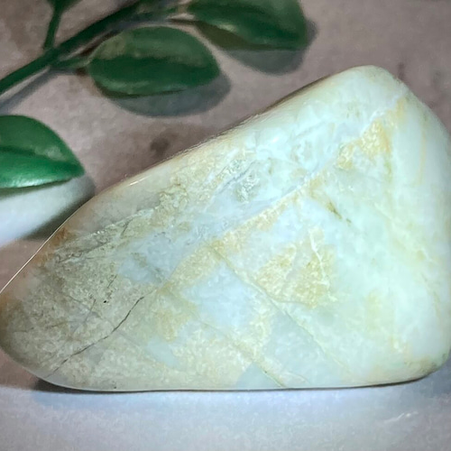 成功と繁栄✨ 糸魚川産 硬玉翡翠 原石 ジェダイド タンブル