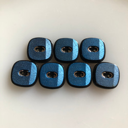 アンティーク ボタン 7個　ビンテージ 昭和 レトロ 個性的 ハンドメイド素材 日本製 ポップ アクセ ブルー　青 5枚目の画像