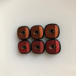 アンティーク ボタン 6個　ビンテージ 昭和 レトロ 個性的 ハンドメイド素材 日本製 ポップ アクセ レッド　オレンジ 3枚目の画像