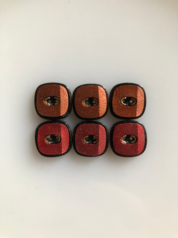 アンティーク ボタン 6個　ビンテージ 昭和 レトロ 個性的 ハンドメイド素材 日本製 ポップ アクセ レッド　オレンジ 1枚目の画像