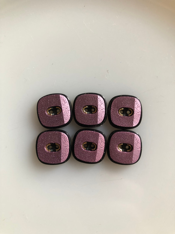 アンティーク ボタン 6個　ビンテージ 昭和 レトロ 個性的 ハンドメイド素材 日本製 ポップ アクセ ピンク 1枚目の画像
