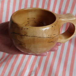 滲みのある栃の古木で作った一木彫りコーヒーカップ 1枚目の画像
