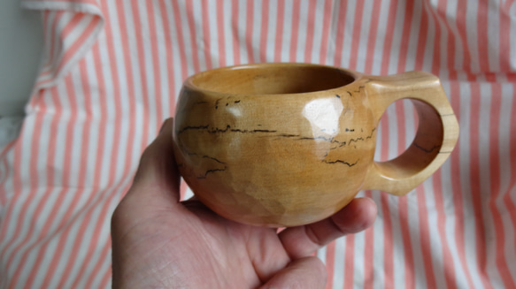 滲みのある栃の古木で作った一木彫りコーヒーカップ 15枚目の画像