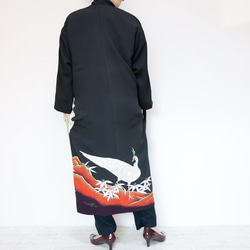 KIMONO LONG Coat - 使用留袖製作的獨一無二的正裝外套！和服也可以正式使用！ 第8張的照片