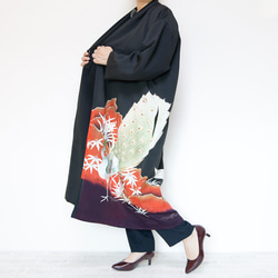 KIMONO LONG Coat - 使用留袖製作的獨一無二的正裝外套！和服也可以正式使用！ 第13張的照片