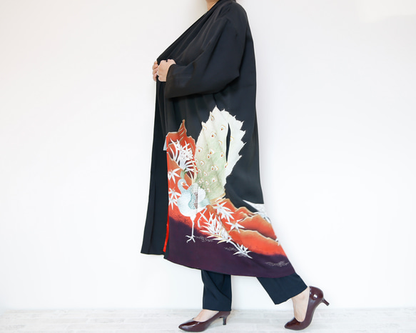 KIMONO LONG Coat - 使用留袖製作的獨一無二的正裝外套！和服也可以正式使用！ 第2張的照片