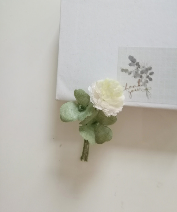 染め布花＊四つ葉としろつめ草の小さいコサージュ 10枚目の画像