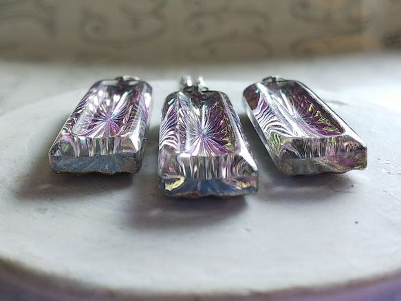 ヴィンテージ　紫陽花のような藤色Vitrail（約35×12㎜）Silverトーンネックレス 5枚目の画像