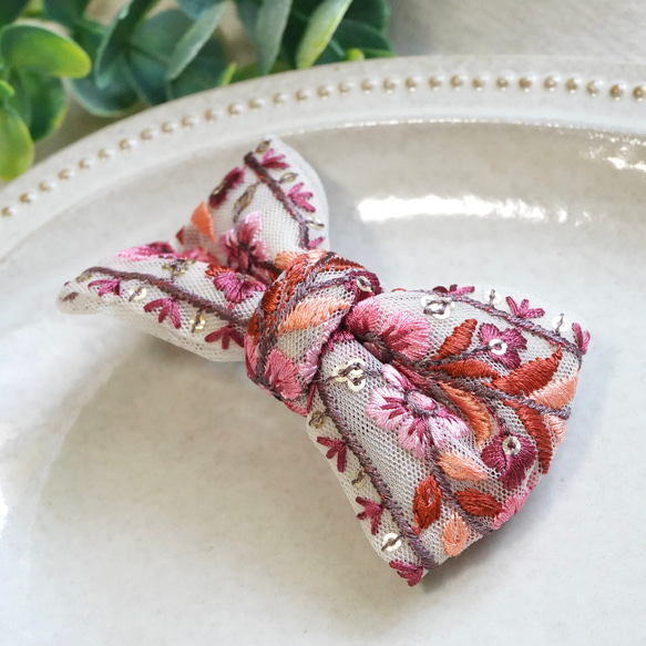 ピンク インド刺繍リボン の 大きめ バレッタ インド刺繍 リボン 華やか 派手 かわいい 結婚式 発表会 #41