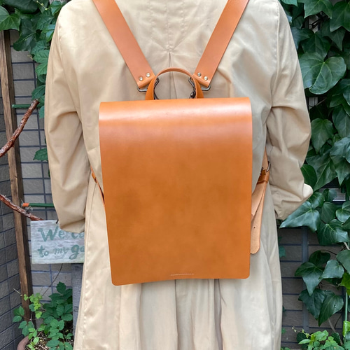 フルフラップリュック ヌメ革　キャメル ヌメ革 フルフラップリュック コンパクト キャメル 手縫い