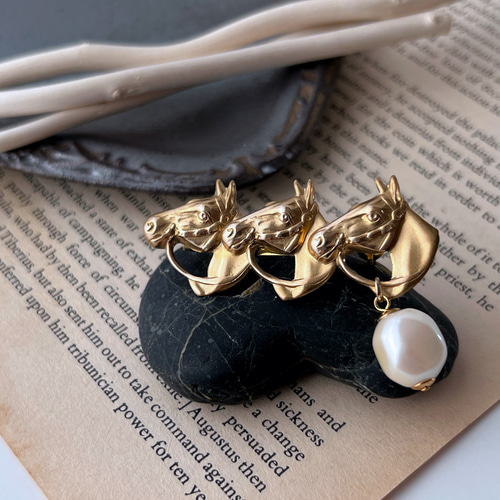 CHANEL 馬のモチーフ ブローチ belle 】上品な馬モチーフの真鍮ブローチ/ホースモチーフ/ヴィンテージ